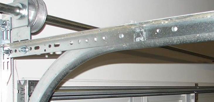 emergency garage door roller repair in Valley Glen

